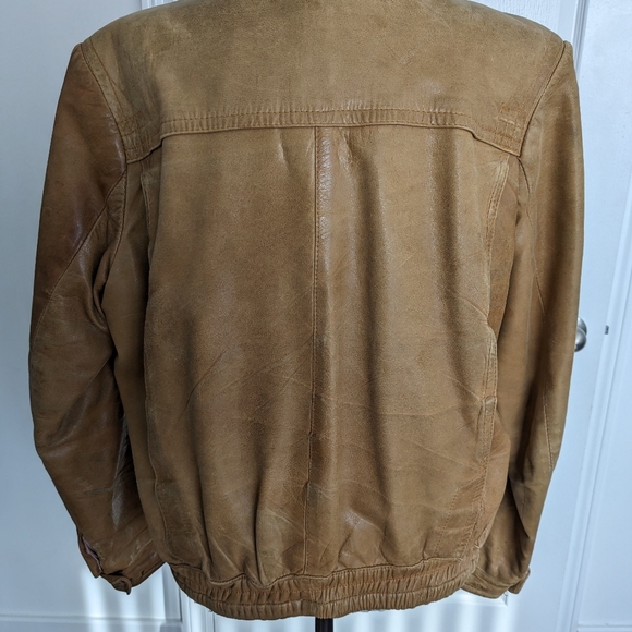 Vintage Men's Leather Bomber Style Jacket, by Cordovan Montreal - Picture 5 of 16